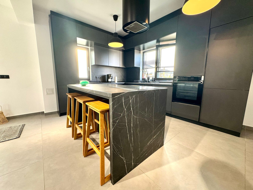 Casă individuală, 4 camere, 3 băi, 131 mp utili, 470 mp teren, la cheie, Dezmir