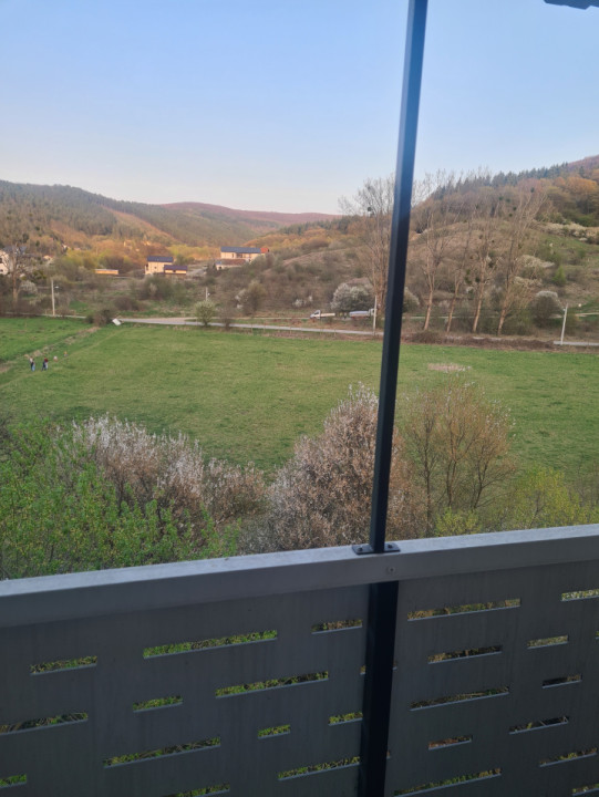 Apartament superb,48 mp,cu două balcoane și garaj subteran inclus în preț. 