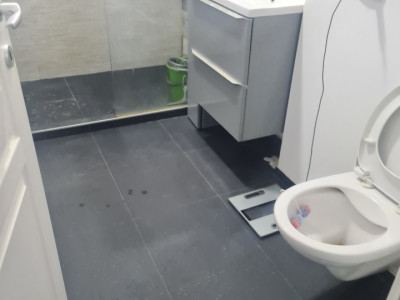 Apartament superb,48 mp,cu două balcoane și garaj subteran inclus în preț. 