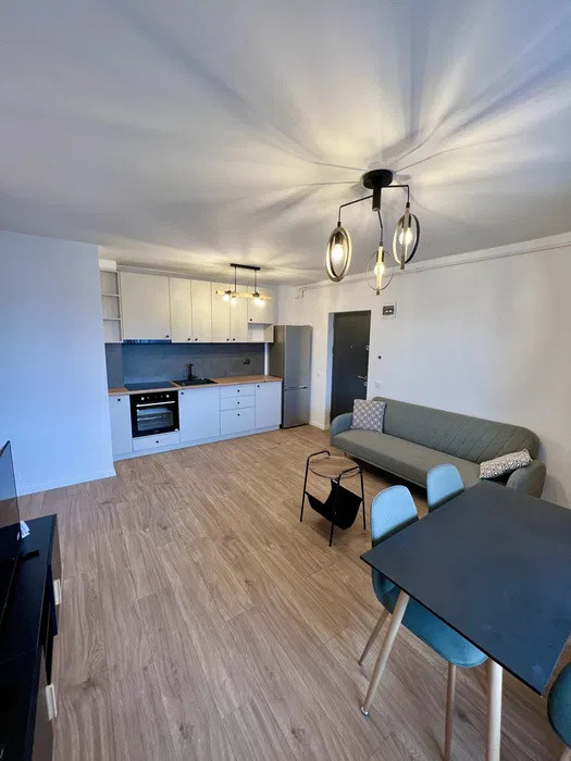 Apartament de 3 camere modern de inchiriat, 51mp + parcare inclusă, zona Cetătii