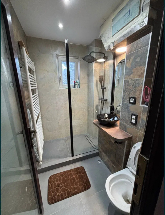 Apartament de 2 camere, 40 mp, RENOVAT, parcare, zona HERMES