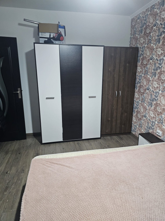 Apartament cu 2 camere, parcare, zona Stejarului
