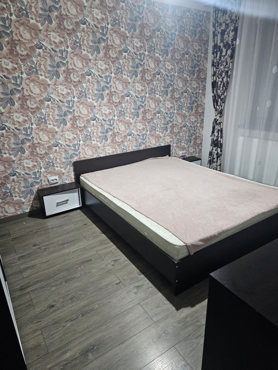 Apartament cu 2 camere, parcare, zona Stejarului