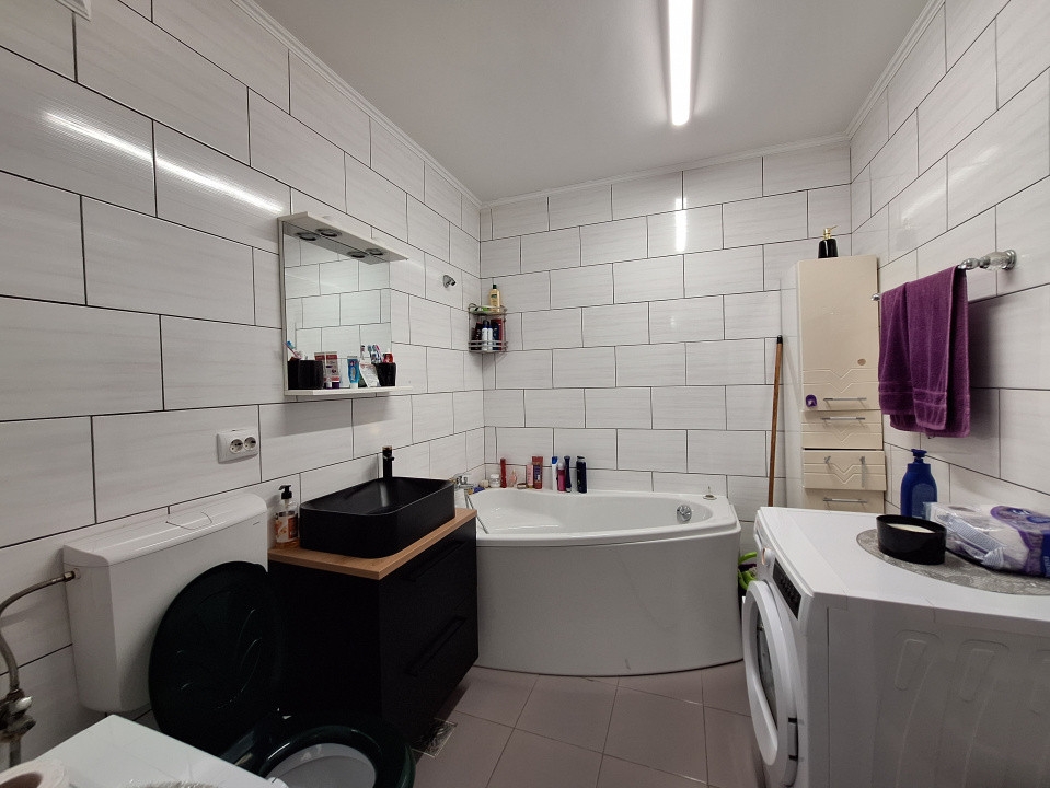 Apartament cu 2 camere, parcare, zona Stejarului