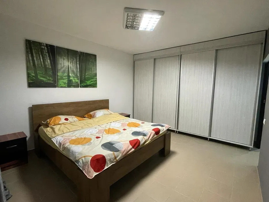 Apartament cu 2 camere, gradina, zona Porii