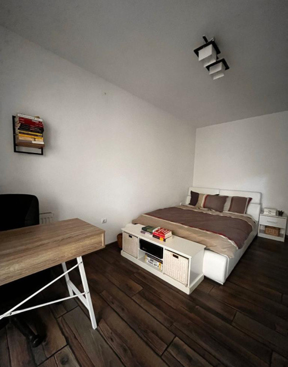 Apartament de vanzare ,2 camere decomandat , cu terasa