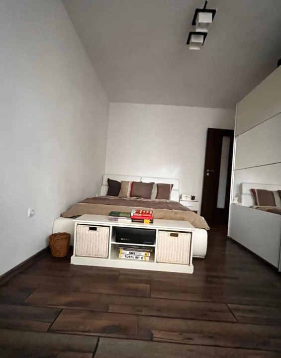 Apartament de vanzare ,2 camere decomandat , cu terasa