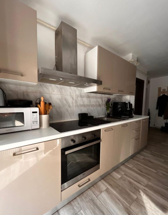 Apartament de vanzare ,2 camere decomandat , cu terasa