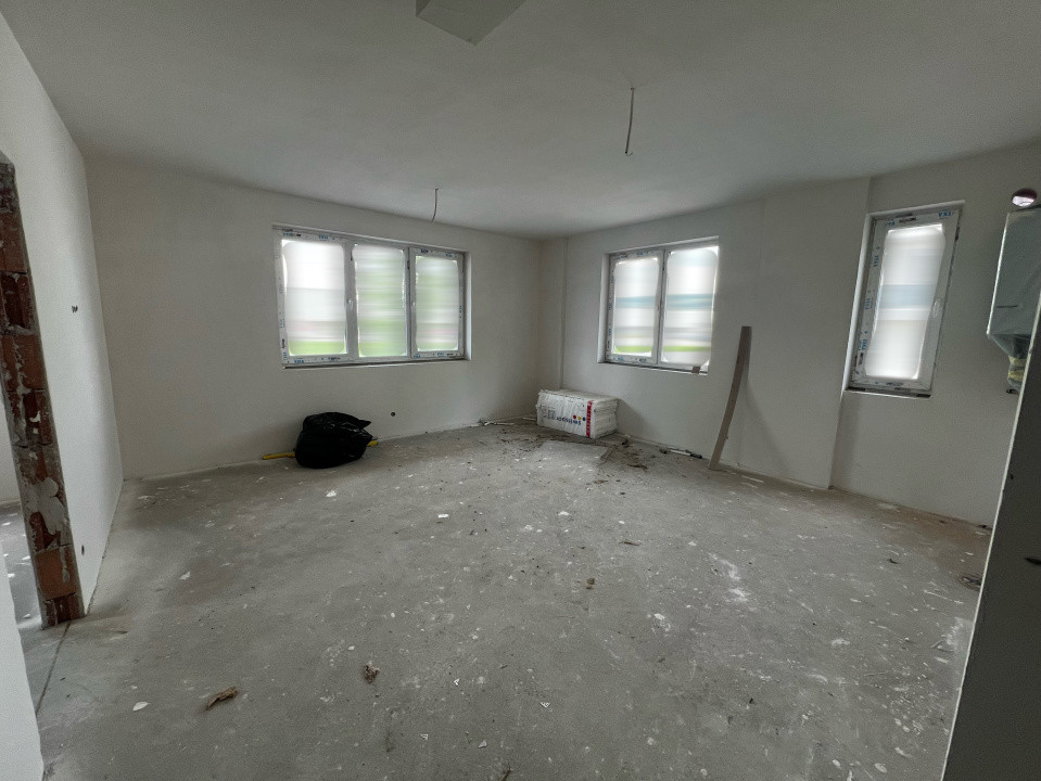 Apartament de 3 camere, 57mp, zona Vivo