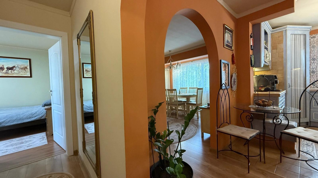 Apartament 4 camere, 93 mp, etaj intermediar, la cheie, zona străzii C. Brâncuși