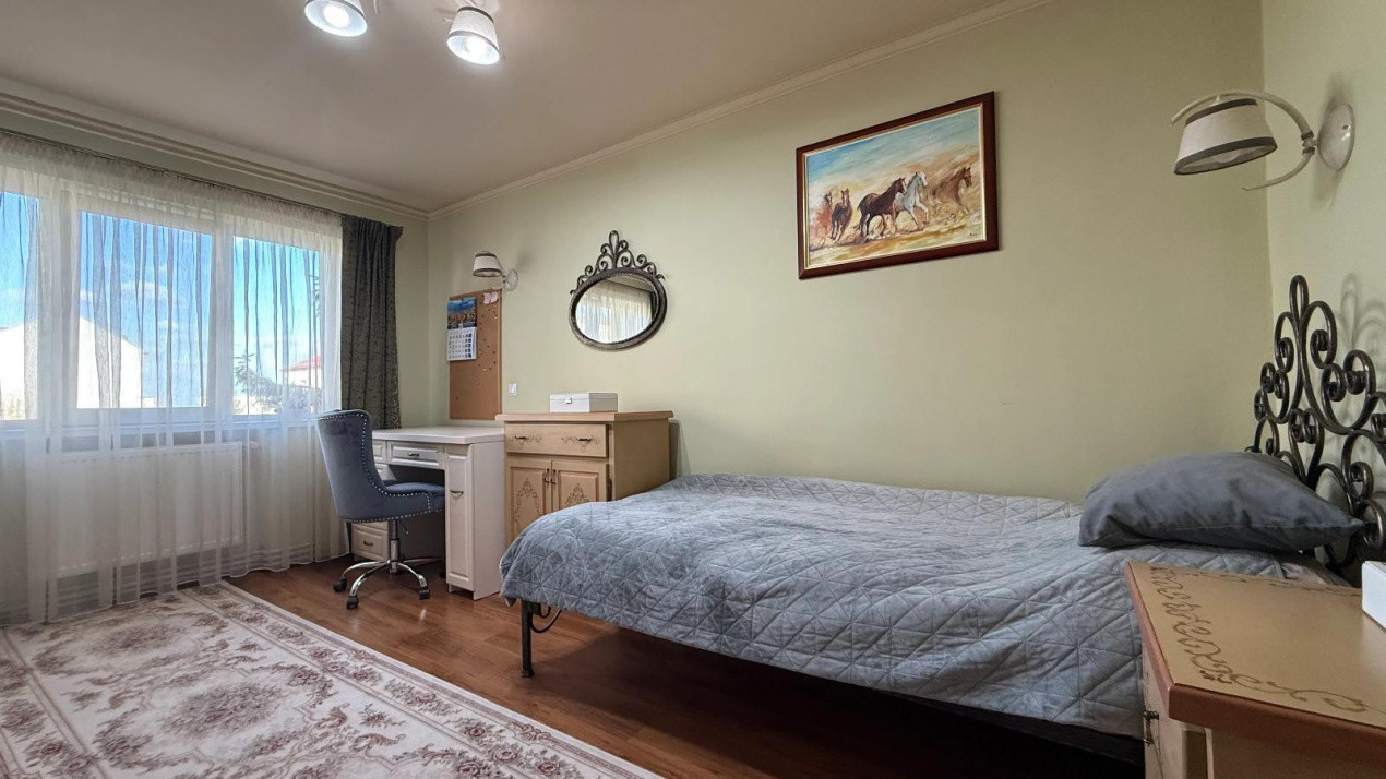 Apartament 4 camere, 93 mp, etaj intermediar, la cheie, zona străzii C. Brâncuși