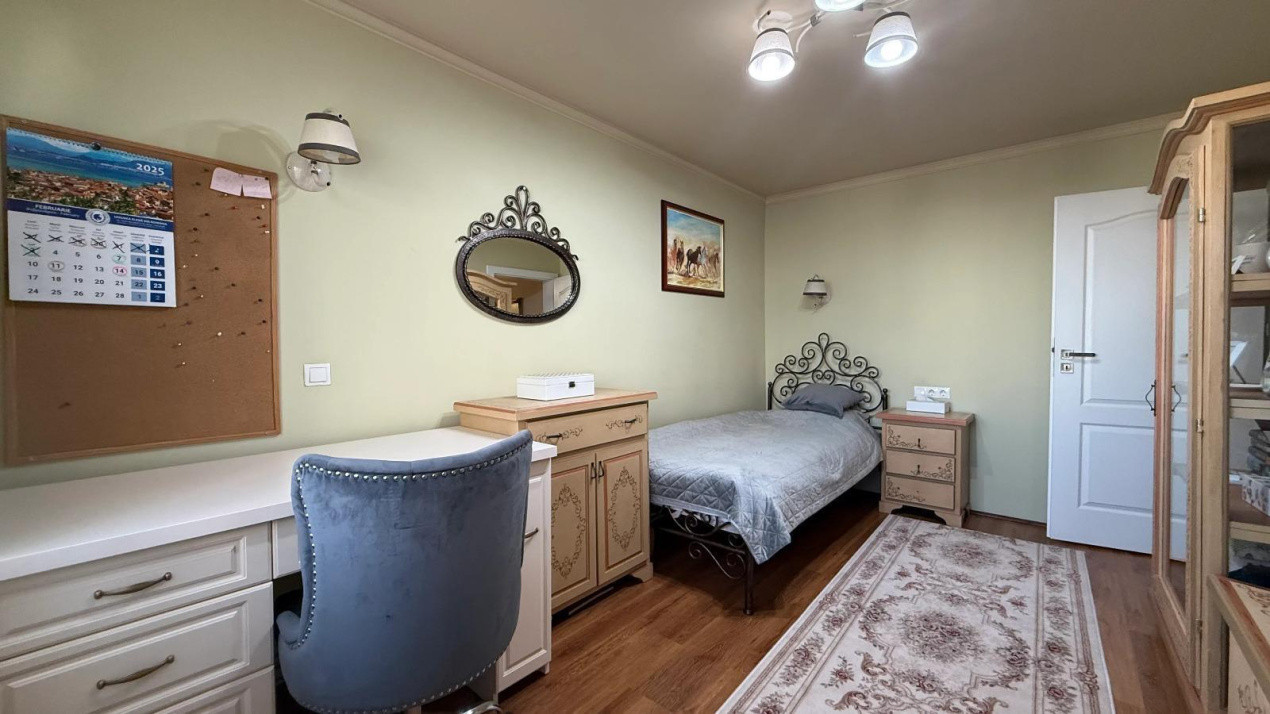 Apartament 4 camere, 93 mp, etaj intermediar, la cheie, zona străzii C. Brâncuși