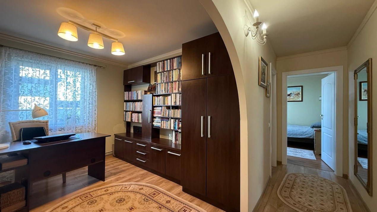 Apartament 4 camere, 93 mp, etaj intermediar, la cheie, zona străzii C. Brâncuși