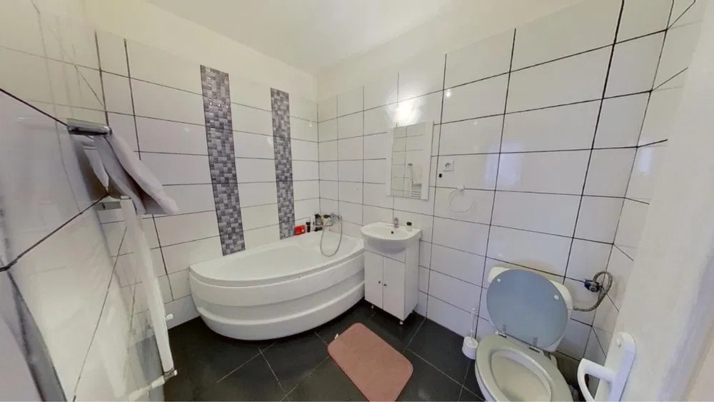 Apartament cu 2 camere, 41 mp, parcare, zona Eroilor
