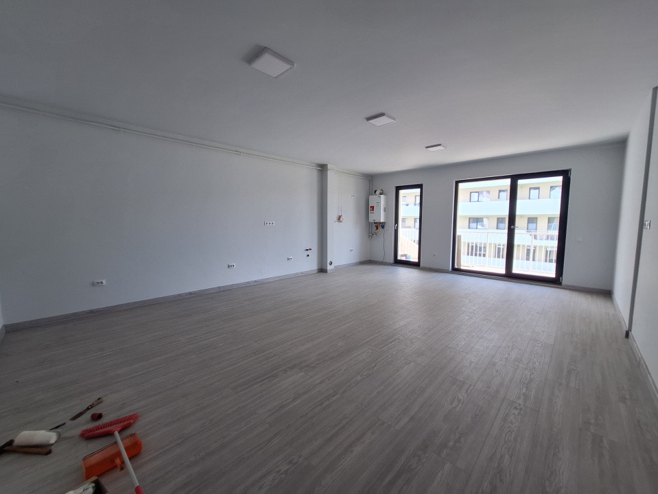 Apartament cu 2 camere, 55 mp, balcon, zona Eroilor