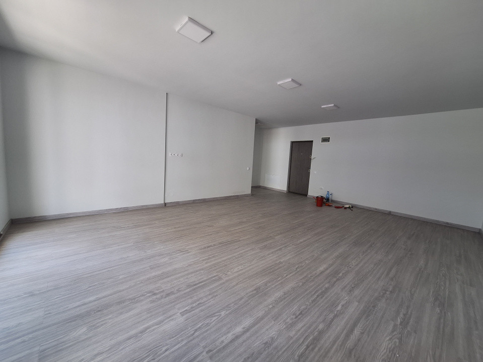Apartament cu 2 camere, 55 mp, balcon, zona Eroilor