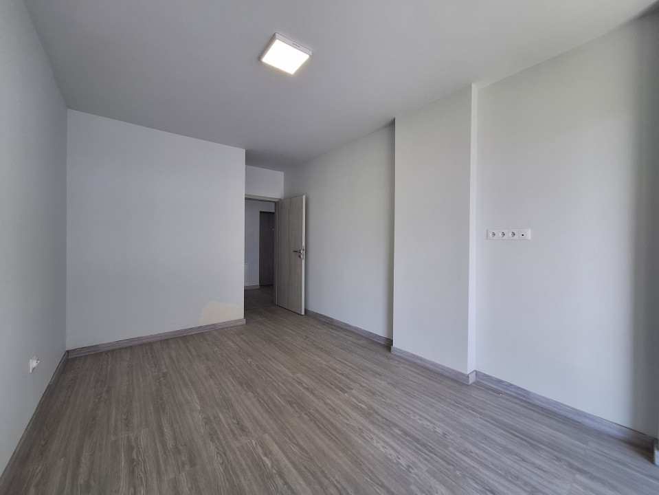 Apartament cu 2 camere, 55 mp, balcon, zona Eroilor