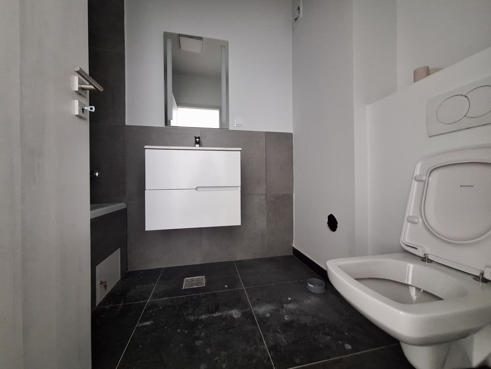 Apartament cu 2 camere, 55 mp, balcon, zona Eroilor