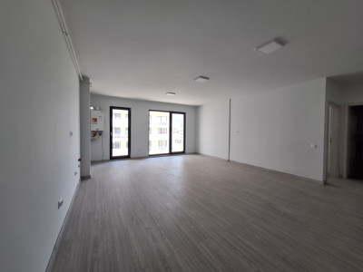 Apartament cu 2 camere, 55 mp, balcon, zona Eroilor