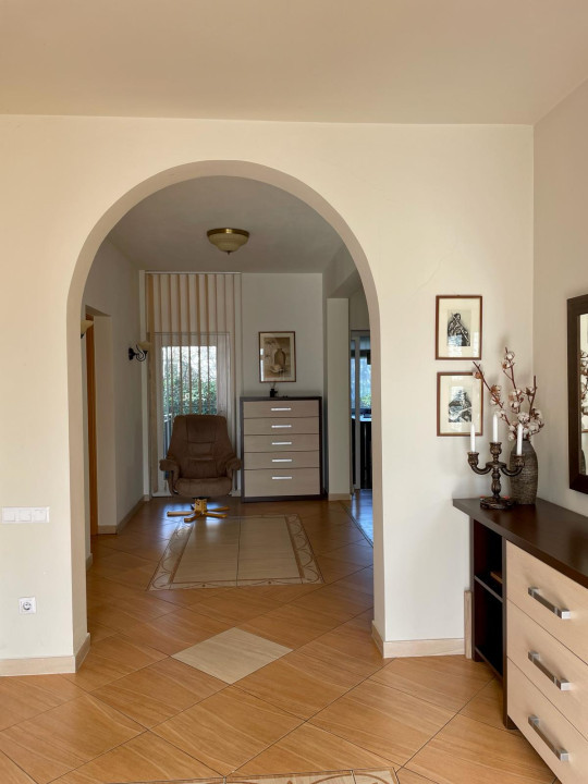 Casa de vanzare 230mp utili, Zona Buna Ziua