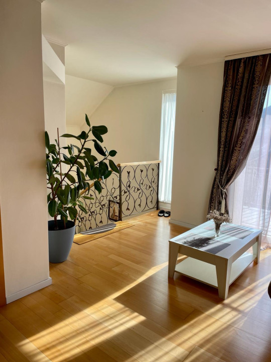 Casa de vanzare 230mp utili, Zona Buna Ziua