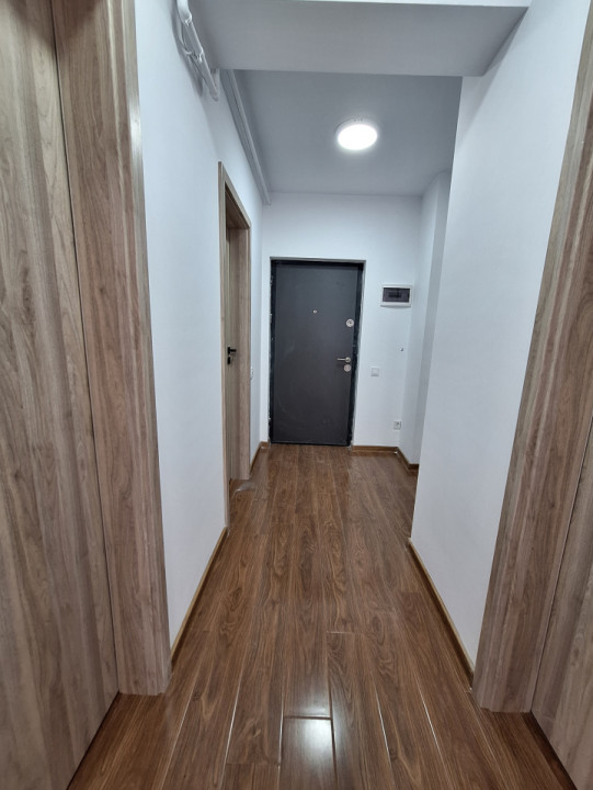 Apartament cu 3 camere, 55 mp, balcon, zona Terra