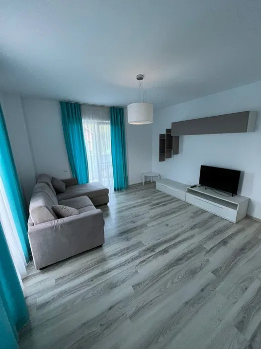 Apartament decomandat, 56 mp, balcon, zona Eroilor