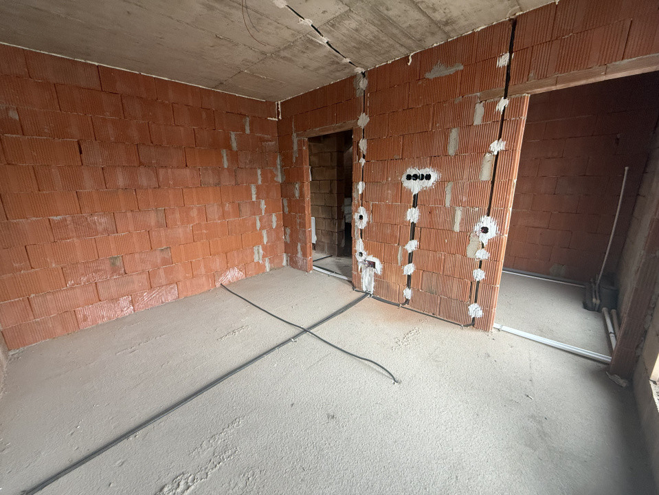 Casa 5 camere FINISAT! - 123,57 mp utili - garaj - zona Eroilor, Floresti!