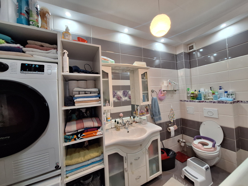 Apartament cu 3 camere, 74 mp, parcare, zona Parcului Poligon