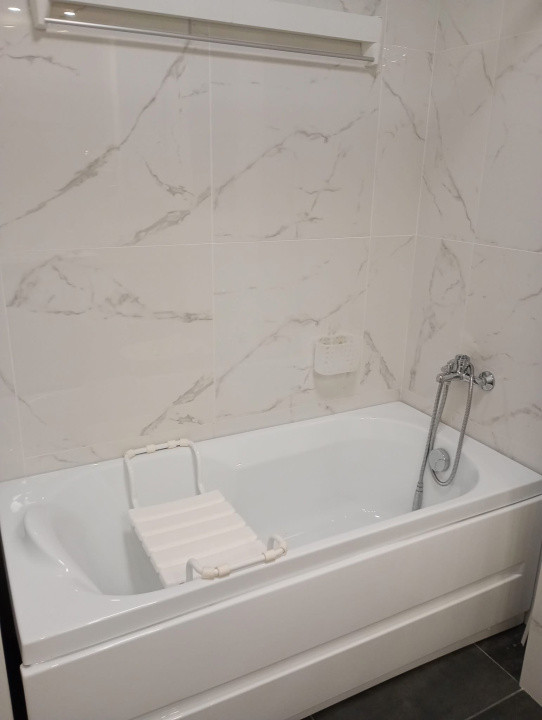 Apartament de 3 camere, 2 bai, parcare subterana Columna 