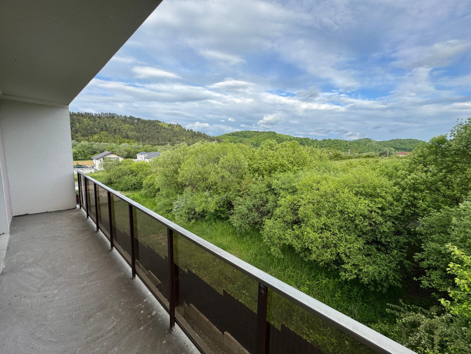 Oportunitate! Casa Semifinisata, 7 camere, 161mp, 3 minute de Floresti