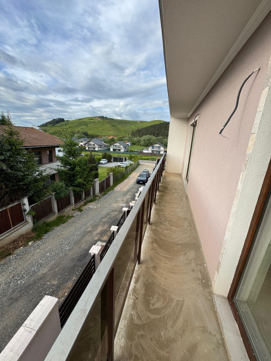 Oportunitate! Casa Semifinisata, 7 camere, 161mp, 3 minute de Floresti