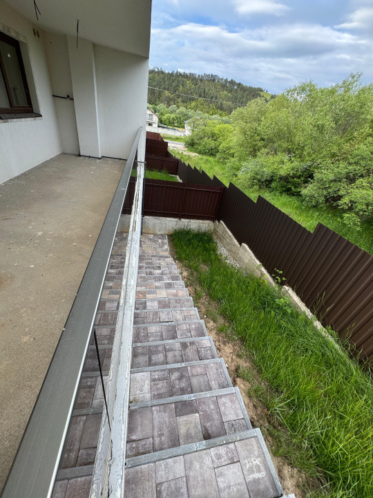 Oportunitate! Casa Semifinisata, 7 camere, 161mp, 3 minute de Floresti