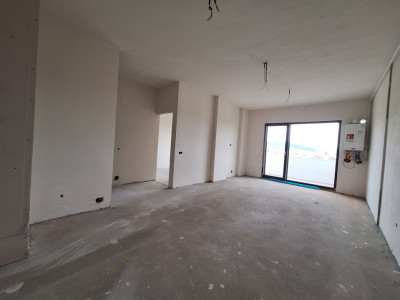 Apartament cu 2 camere, 45 mp, parcare, zona Eroilor