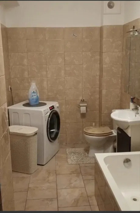 Apartament cu 2 camere, 48 mp, etaj intermediar, zona Petrom