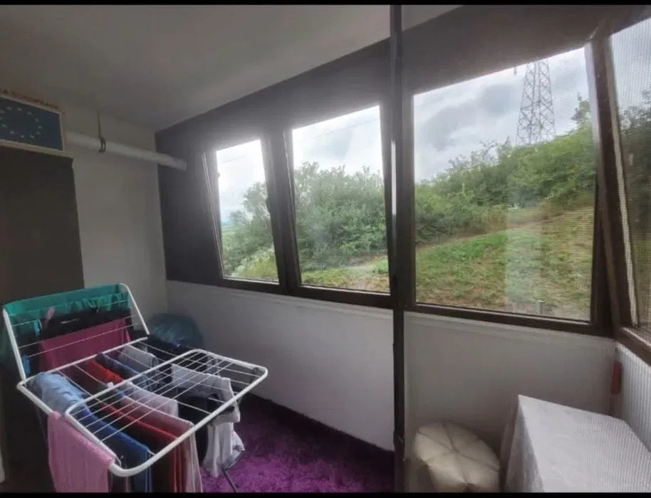 Apartament cu 2 camere, 48 mp, etaj intermediar, zona Petrom