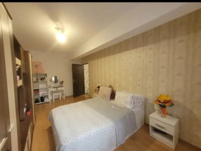 Apartament cu 2 camere, 48 mp, etaj intermediar, zona Petrom