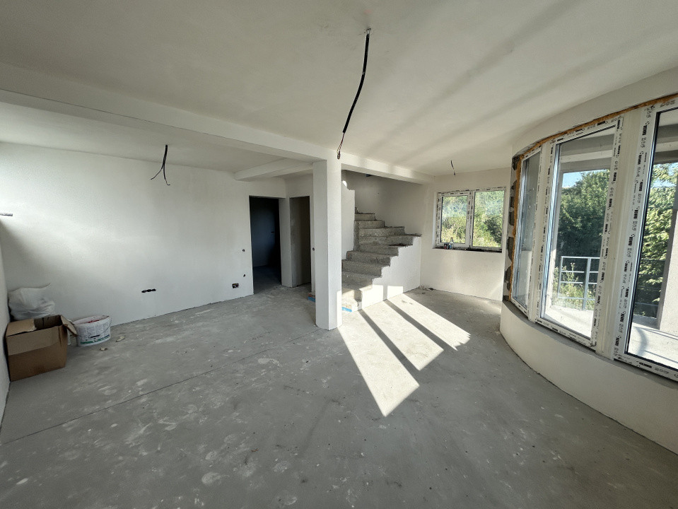 Casa individuala de vanzare Chinteni Lac 180mp utili plus 250mp teren