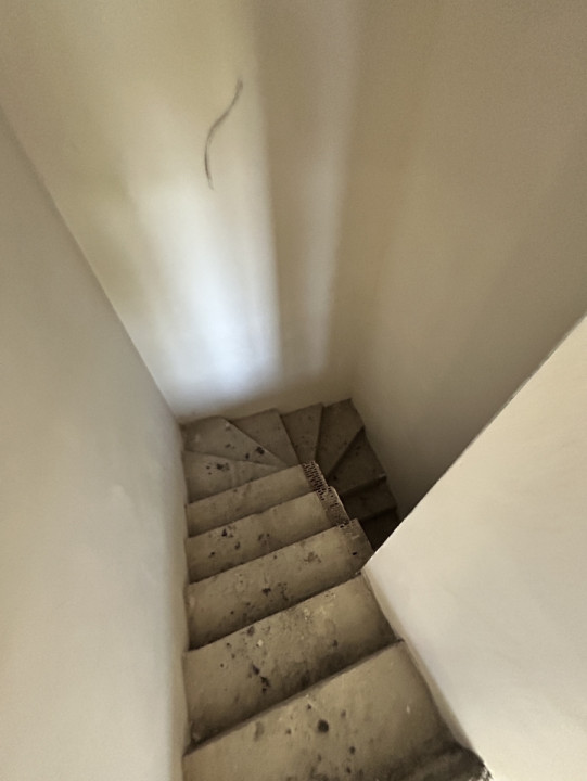 Casa individuala de vanzare Chinteni Lac 180mp utili plus 250mp teren