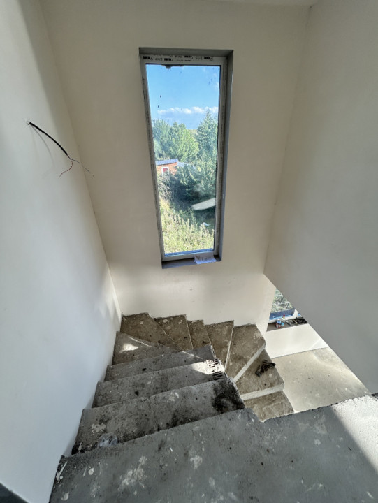 Casa individuala de vanzare Chinteni Lac 180mp utili plus 250mp teren