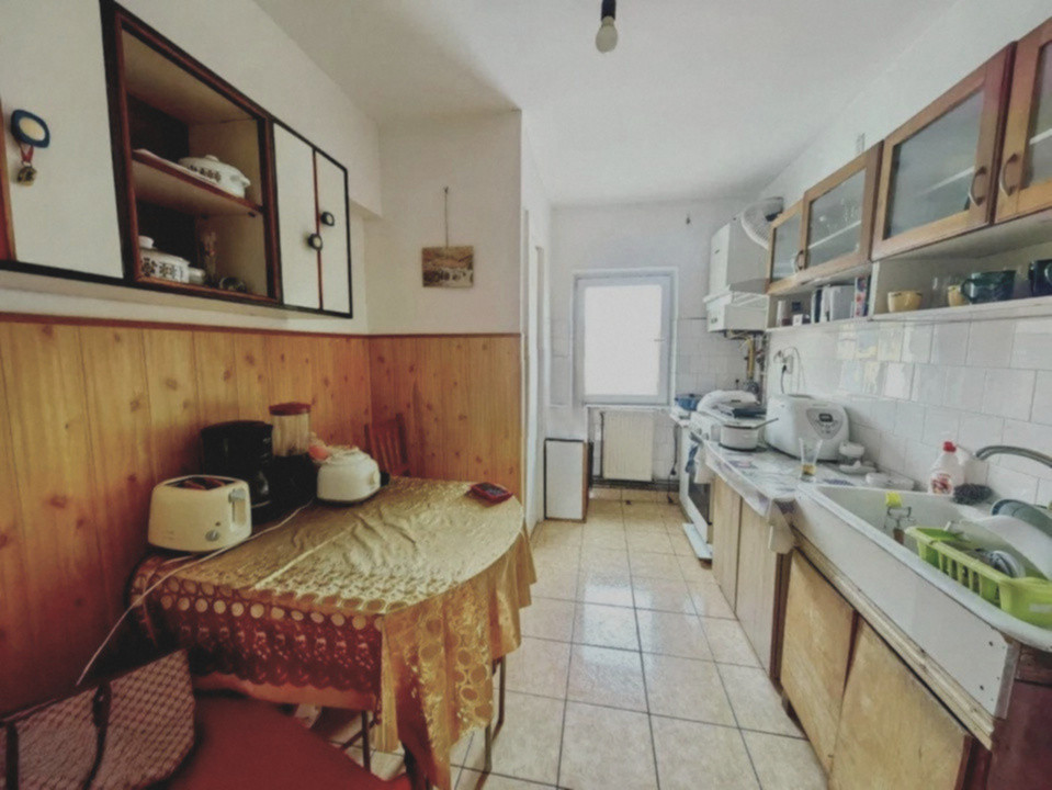 Oportunitate! Apartament 3 camere, 2 bai, decomandat, 69mp, zona Calea Floresti