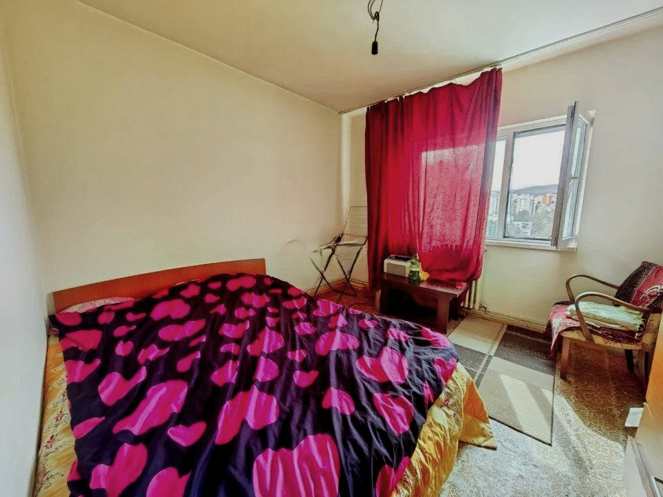 Oportunitate! Apartament 3 camere, 2 bai, decomandat, 69mp, zona Calea Floresti
