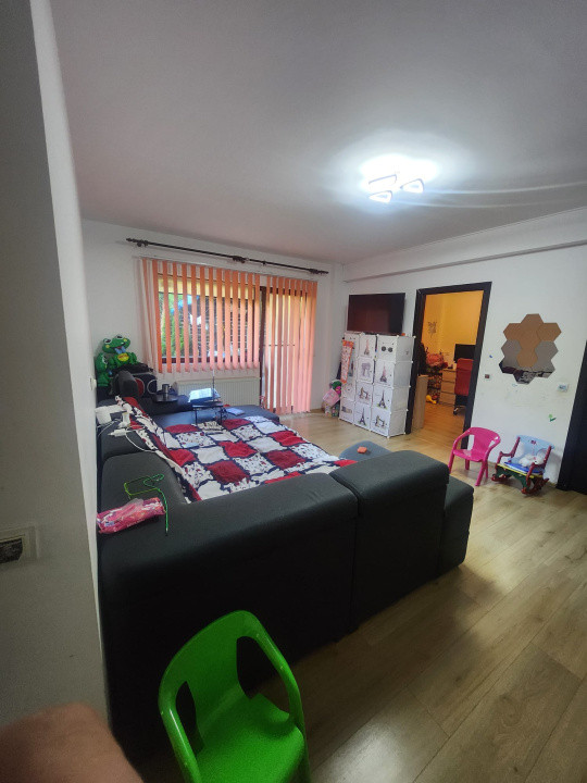 Apartament de 3 camere, 70 mp, parcare, curte/gradina 75 mp