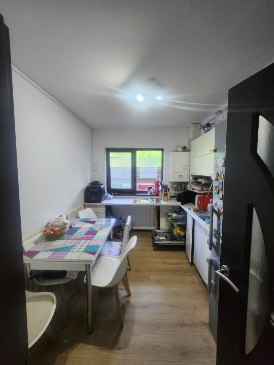 Apartament de 3 camere, 70 mp, parcare, curte/gradina 75 mp