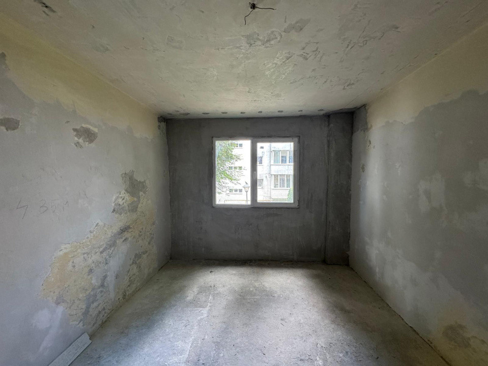 Apartament 3 camere, 48 mp, etajul 1, semifinisat, zona Aleea Retezat