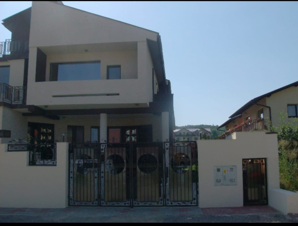 Casa individuala, 290 MP, Manastur, la cheie