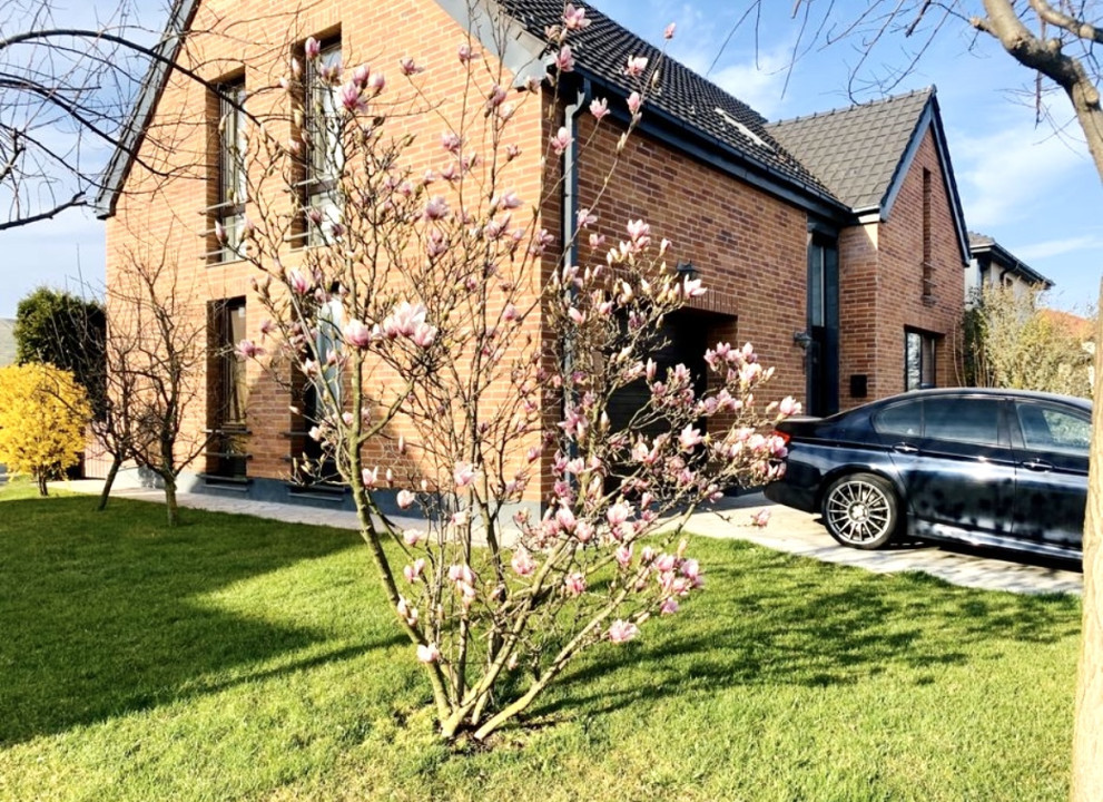 Casa Exclusivista, 216 mp, teren 500 mp, Floresti