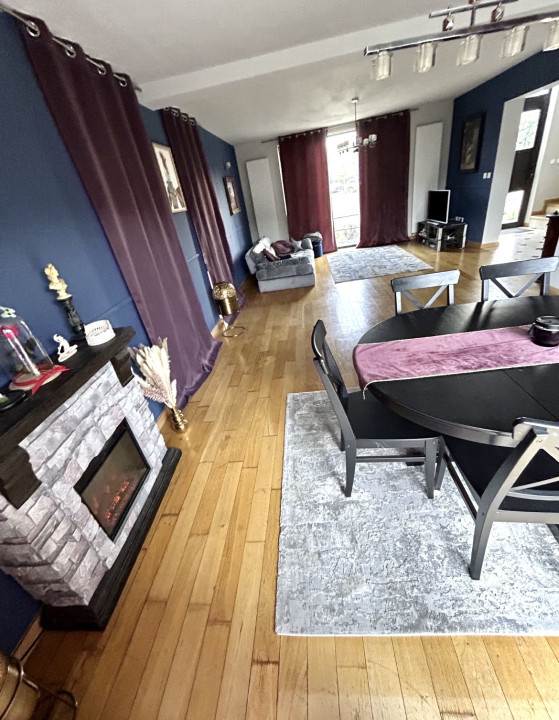 Casa Exclusivista, 216 mp, teren 500 mp, Floresti