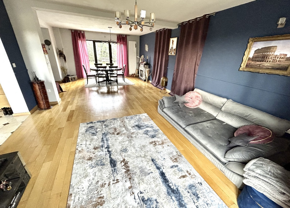 Casa Exclusivista, 216 mp, teren 500 mp, Floresti