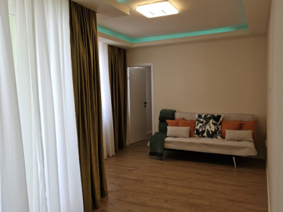 Apartament 2 camere, decomandat, 37 mp, zona Eroilor 